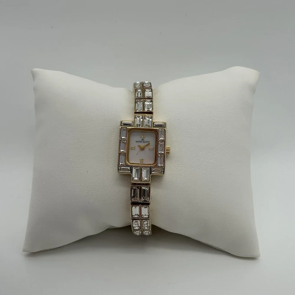 Anne Klein Y0577 Womens Watch Gold Tone Crystal Bracelet New Battery 6